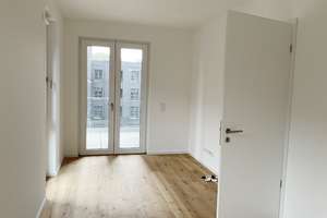 Direkt einziehen und Wohlfühlen! 4 Zimmer im Neubau, 2 Loggien, Einbauküche, Tageslichtbad, Gäste-WC – Hildesheimer Straße 442, 30519 Wülfel, Hannover – Vorschaubild 17