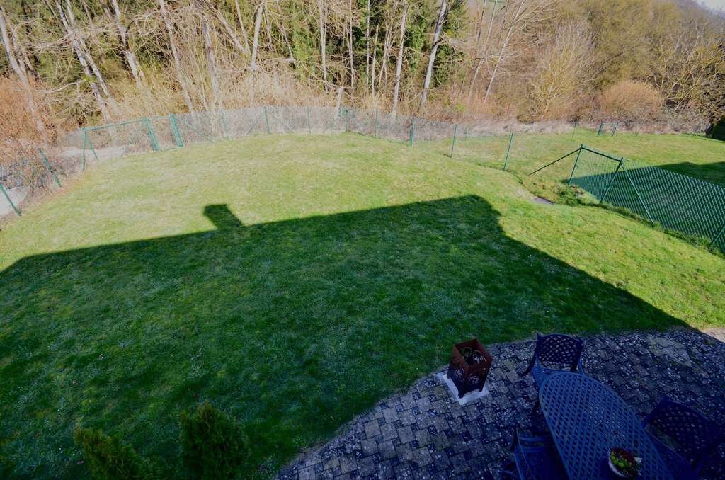 Immobilie in Etschberg - Neuwertiges Einfamilienhaus mit herrlichem Garten direkt am Wald.
 - Bild 2