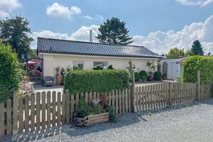 Charmantes Ferienhaus mit idyllischen Garten in der Aalbeek-Siedlung in Niendorf. – Die vollständige Adresse der Immobilie erhältst du vom Anbieter., 23669 Timmendorfer Strand – Vorschaubild 2