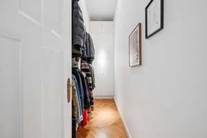 Kudamm-Seitenstraße: Traumhafter Altbau mit Originaldetails, Balkon & Südwest-Ausrichtung – Die vollständige Adresse der Immobilie erhältst du vom Anbieter., 10707 Charlottenburg, Berlin – Vorschaubild 11