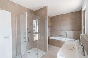 München-Pendler aufgepasst! Erstbezug: 4-Zimmer-Penthouse inkl. EBK  Whg. 28 – Zugspitzstraße 5 a, 86163 Hochzoll-Nord, Augsburg – Vorschaubild 8