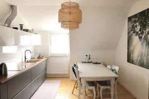 3,5-Zimmer-Wohnung in Düsseldorf - teilmöbliert