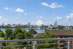 Modernes Maisonette-Penthouse mit Dachterrasse und Alsterblick in HH-Uhlenhorst/Hohenfelde