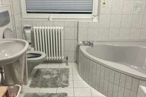 Einfamilienhaus mit 242 m² Wohn-/Nutzfläche in Nürnberg mit separater Einliegerwohnung. – Salvador-Allende-Straße 50, 90451 Röthenbach Ost, Nürnberg – Vorschaubild 2