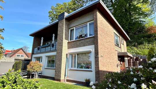 Bild von Wohnen am Wasser – Exklusives Ein-/Zweifamilienhaus in erster Reihe an der Lesum