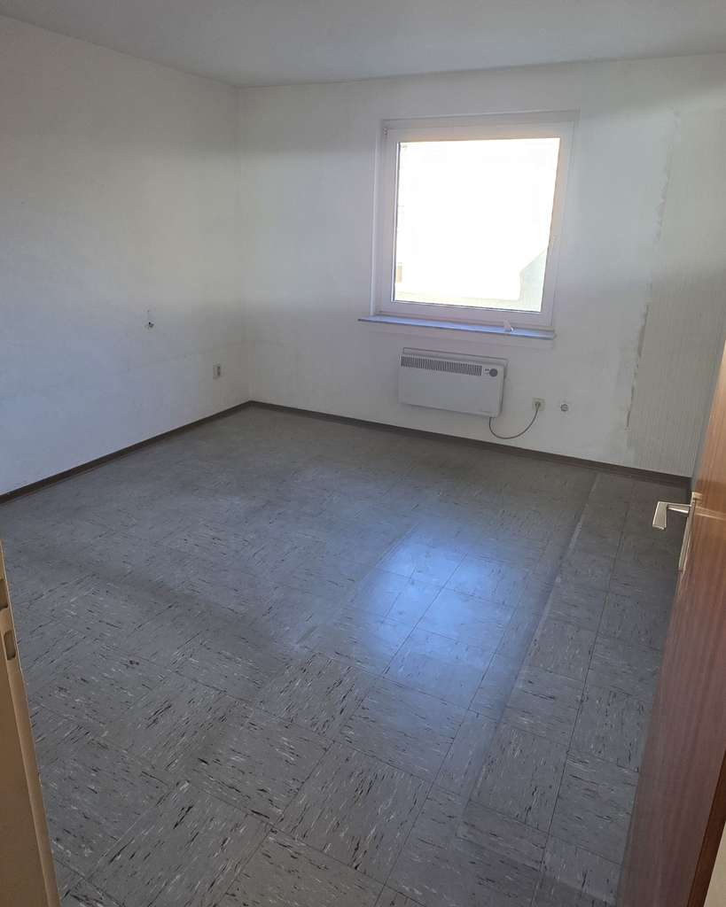 Immobilie in Bochum - Attraktive 4,5-Zimmer Wohnung im 2. OG mit Balkon in Bochum-Westenfeld - Bild 4