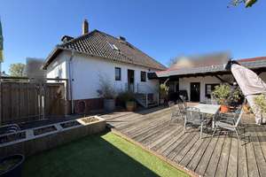 Gepflegter Bungalow mit ausgebautem DG und teilw. KG auf großzügigem Grundstück in Wolfsburg-Ehmen – Die vollständige Adresse der Immobilie erhältst du vom Anbieter., 38442 Ehmen, Wolfsburg – Vorschaubild 6