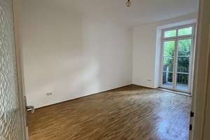 Gepflegte 2-Zimmer-Erdgeschosswohnung mit Balkon, Innenhofblick und Wohnküche – Elsenheimerstr. 24, 80687 Friedenheim, München – Vorschaubild 3