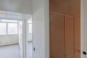 Bezugsfreie 3 Zi-Whg in DER Architektur-Ikone: im Oskar Niemeyer Haus im 3. OG mit Balkon – Altonaer Strasse 14, 10557 Hansaviertel, Berlin – Vorschaubild 5