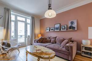 2 Zimmer mit Balkon in Eimsbüttel in historischem Altbau für Eigennutzung