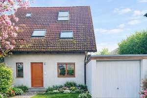 4+ Zimmer Einfamilienhaus mit Garage in Berlin-Karow (Weißensee)