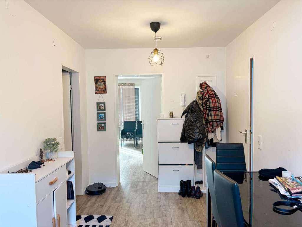 Immobilie in Holzkirchen - Modernisierte Erdgeschosswohnung mit Terrasse & Stellplatz in zentraler Lage - Bild 1