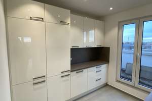 Super schöne 3-ZW,  Penthouse mit Skylineblick, moderne  Einbauküche, umlaufender Balkon