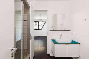 Wohnen mit Spreeblick: Moderne 2-Zimmer-Wohnung mit Balkon und Aufzug – Stralauer Allee 13 A, 10245 Friedrichshain, Berlin – Vorschaubild 4