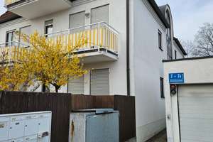 Helle möblierte 2-Zimmer-Wohnung in München-Aubing