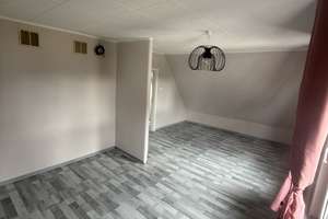 Dachgeschoss Wohnung - Warmmiete inklusive Strom 