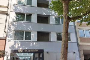 Frisch renovierte 2-Zimmer-Wohnung mit guter Raumaufteilung und Balkon in zentraler Lage