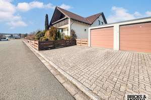 Einfamilienhaus mit Wintergarten und Doppelgarage – Die vollständige Adresse der Immobilie erhältst du vom Anbieter., 95176 Konradsreuth – Vorschaubild 1