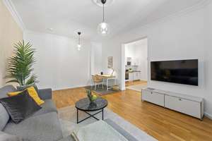 Friedrichshain: 3-Zimmer-Altbauwohnung zzgl. Essküche, Balkon, Fernwärme, Stuck, Parkett, ruhige Lag – Warschauer Straße 61, 10243 Friedrichshain, Berlin – Vorschaubild 5