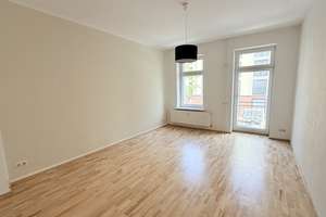 Modernisiert & bezugsfertig: Helle 2-Zimmer-Altbauwohnung mit Balkon in gepflegter Lage – Schnellerstraße 54, 12439 Niederschöneweide, Berlin – Vorschaubild 3