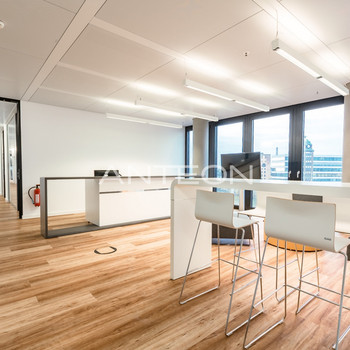 Hafenspitze | Sensationeller Blick über Düsseldorf | Besetzter Empfang