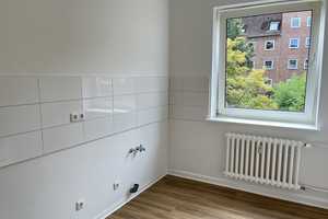 2,5 Zimmerwohnung mit neuem Bad! – Nachtigalstraße 15, 24149 Kiel – Vorschaubild 3