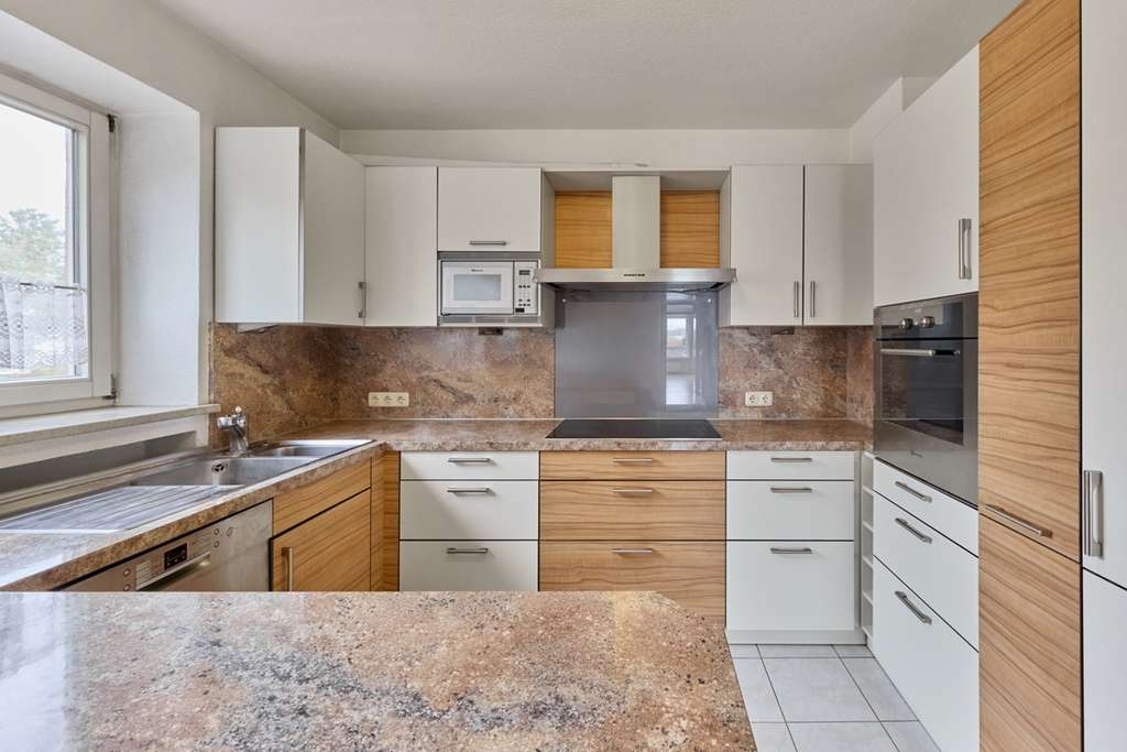 Immobilie in Neusäß - ***Familienidyll mit Pool in Westheim - Wohnen mit Stil & Weitblick *** - Bild 2