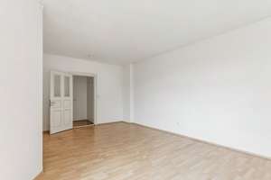 Helle 2-Zimmer-Wohnung mit großzügigem Grundriss & Gestaltungspotenzial – Die vollständige Adresse der Immobilie erhältst du vom Anbieter., 10553 Moabit, Berlin – Vorschaubild 7