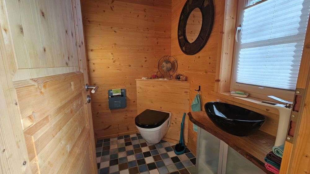 Immobilie in Hardegsen - Exklusives Massivholz-Haus mit vielseitiger Nutzung in idyllischer Lage - Bild 16