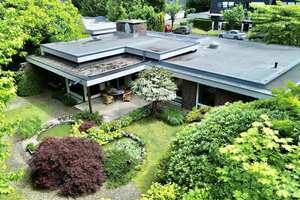Lichtdurchfluteter Bungalow mit besonderer Architektur und Kamin – einziehen und wohlfühlen! – Die vollständige Adresse der Immobilie erhältst du vom Anbieter., 41239 Schmölderpark, Mönchengladbach – Vorschaubild 1