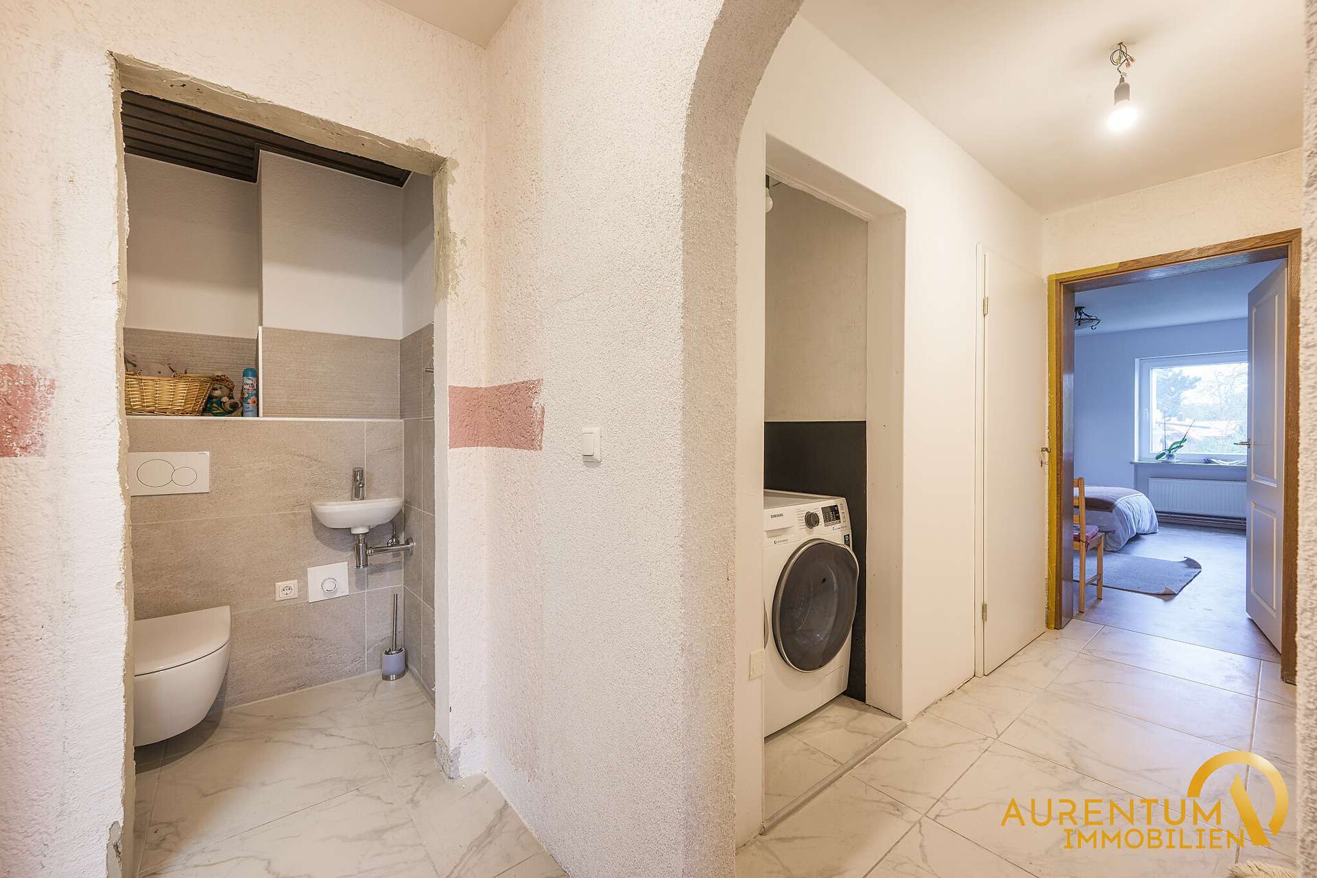 Immobilie in Bruckberg - SOFORT FREI: Großzügiger Bungalow mit Einliegerwohnung, weitläufigem Grundstück und einmaligem Blick - Bild 13