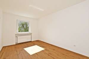 AIGNER - Kernsaniertes Reihenmittelhaus mit Garten und durchdachter Raumaufteilung – Die vollständige Adresse der Immobilie erhältst du vom Anbieter., 81827 Waldtrudering, München – Vorschaubild 3