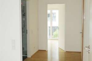 Bodentiefe Fenster - sehr helle, repräsentative 2 Zimmer Wohnung mit Einbauküche und Loggia – An der Lingenmühle 6, 41061 Gladbach, Mönchengladbach – Vorschaubild 13