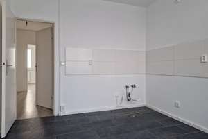 Viel Raum für Genuss: Großzügige Küche trifft auf gemütliches Wohnen! "Jetzt Gutschein sicher!" – Otto-Dix-Straße 2, 6124 Südliche Neustadt, Halle (Saale) – Vorschaubild 1