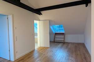 Exklusive sanierte 3-Zimmer Maisonette-Dachgeschosswohnung in der Düsseldorfer Innenstadt – Kasernenstraße 17-19, 40213 Carlstadt, Düsseldorf – Vorschaubild 11