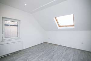 Renovierte DHH, ca. 71 m² mit Garten, Terrasse und 2 Stellplätzen in Duisburg - Alt - Homberg – Die vollständige Adresse der Immobilie erhältst du vom Anbieter., 47198 Alt-Homberg, Duisburg – Vorschaubild 5