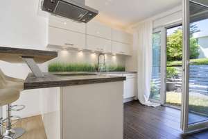 Mehrgenerationen-Villa mit Pool, Penthouse und außergewöhnlichem Wohnkomfort – Die vollständige Adresse der Immobilie erhältst du vom Anbieter., 81825 Gartenstadt Trudering, München – Vorschaubild 10