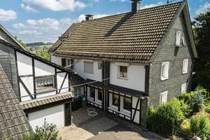 Leben auf dem eigenen Hof! Wohnhaus mit Scheune, Einliegerwohnung und großem Grundstück! – Die vollständige Adresse der Immobilie erhältst du vom Anbieter., 51674 Wiehl – Vorschaubild 2