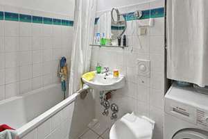 Attraktive 4-Zimmer-Wohnung mit Balkon in gepflegter Wohnanlage in Berlin – Die vollständige Adresse der Immobilie erhältst du vom Anbieter., 13059 Neu-Hohenschönhausen, Berlin – Vorschaubild 10
