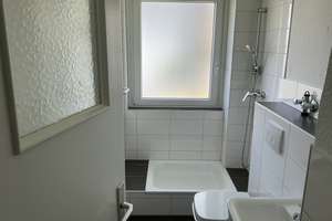 Schöne 2Zi.-EG Wohnung mit Dusche und Balkon, bezugsfertig neu renoviert! – Jacob-Mayer-Str. 6, 44793 Kruppwerke, Bochum – Vorschaubild 3