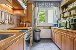 Gepflegte 3-Zimmer-ETW mit verglaster Ost-Loggia & Garage / Verkauf auf Nießbrauchbasis – Die vollständige Adresse der Immobilie erhältst du vom Anbieter., 81925 Oberföhring, München – Vorschaubild 6