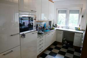 Exklusive 2-Raum-Wohnung mit gehobener Innenausstattung/Einbauküche u Balkon +Garten in Köln Mülheim