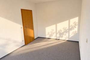 Helle 2-Zi-Wohnung mit Südwest-Balkon & Blick ins Grüne, EBK & Tiefgarage – 4179 Leutzsch, Leipzig – Vorschaubild 8