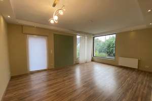 Modernisierte Wohnung 
mit Terrasse und Garten sowie KFZ- Stellplatz ... – 90765 Stadeln, Herboldshof, Mannhof, Fürth – Vorschaubild 2