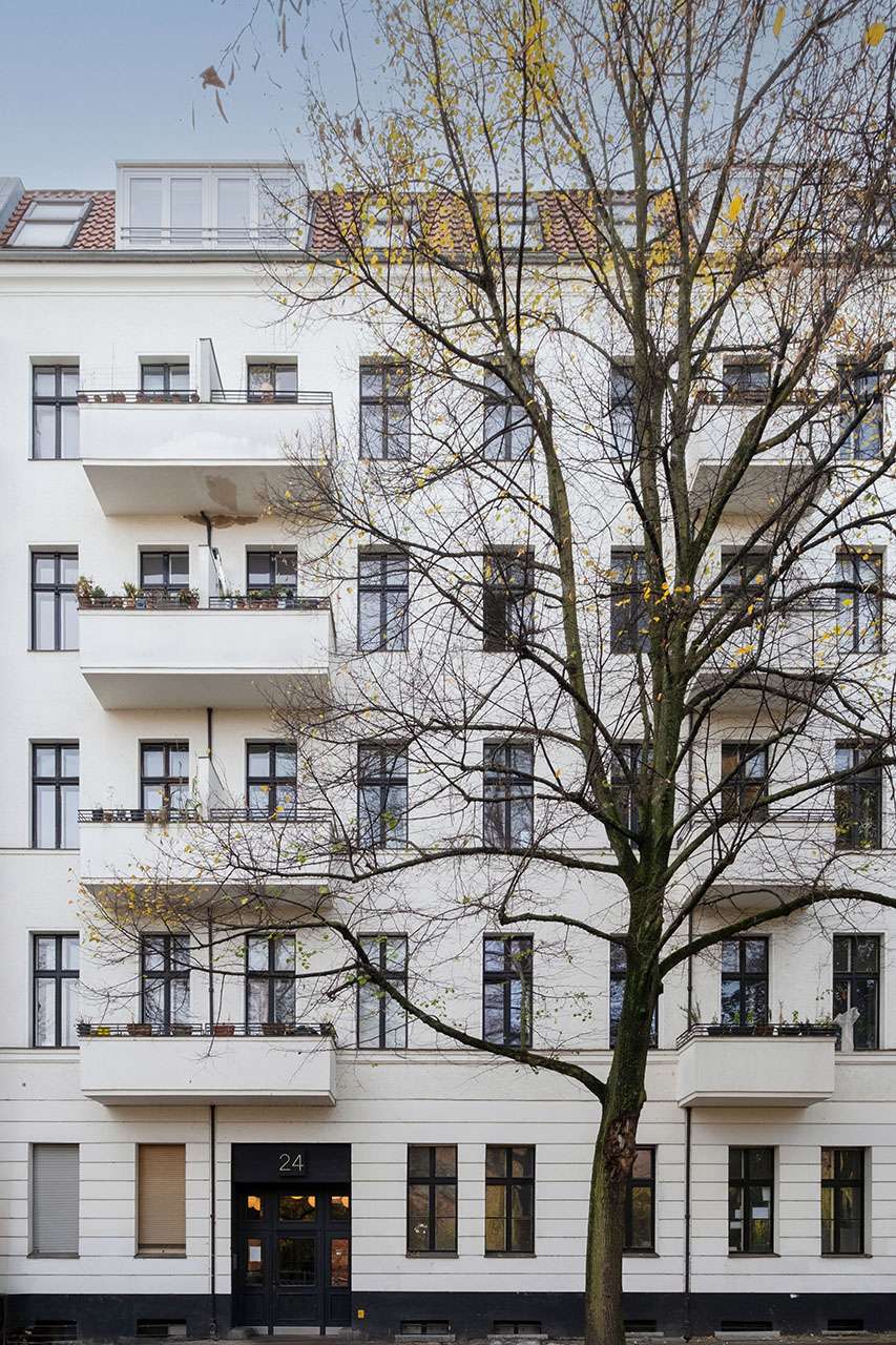 Vermietete Altbauwohnung mit Balkon direkt am Maybachufer, Berlin – Bild 1