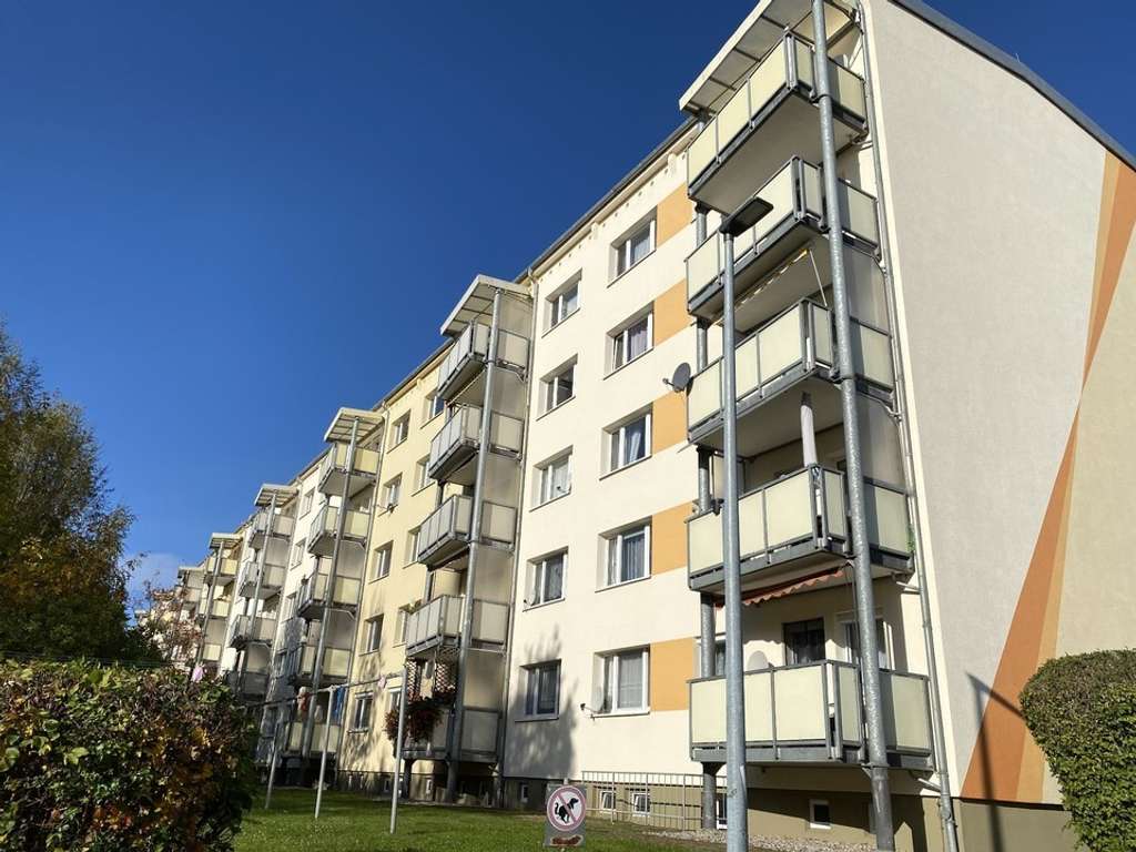 Immobilie in Kitzscher - 🏡 Charmante 2-Zimmer-Wohnung in Sanierung – ideale Kapitalanlage für nur 40.000 €! - Bild 1