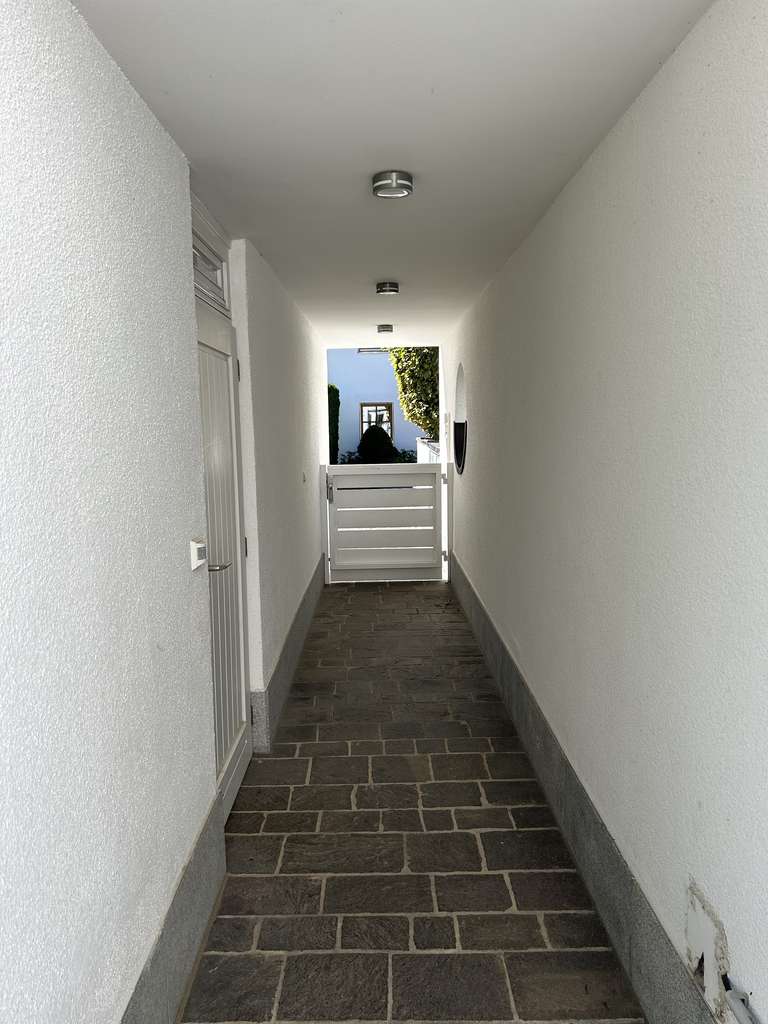 Immobilie in Finsing - "Sonnendurchflutetes Einfamilienhaus in Neufinsing- maßgeschneidert für höchste Ansprüche" - Bild 1