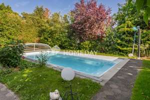 Charmantes Einfamilienhaus mit Pool, Wintergarten, Solaranlage und autarker Energieversorgung – Die vollständige Adresse der Immobilie erhältst du vom Anbieter., 33449 Langenberg – Vorschaubild 2