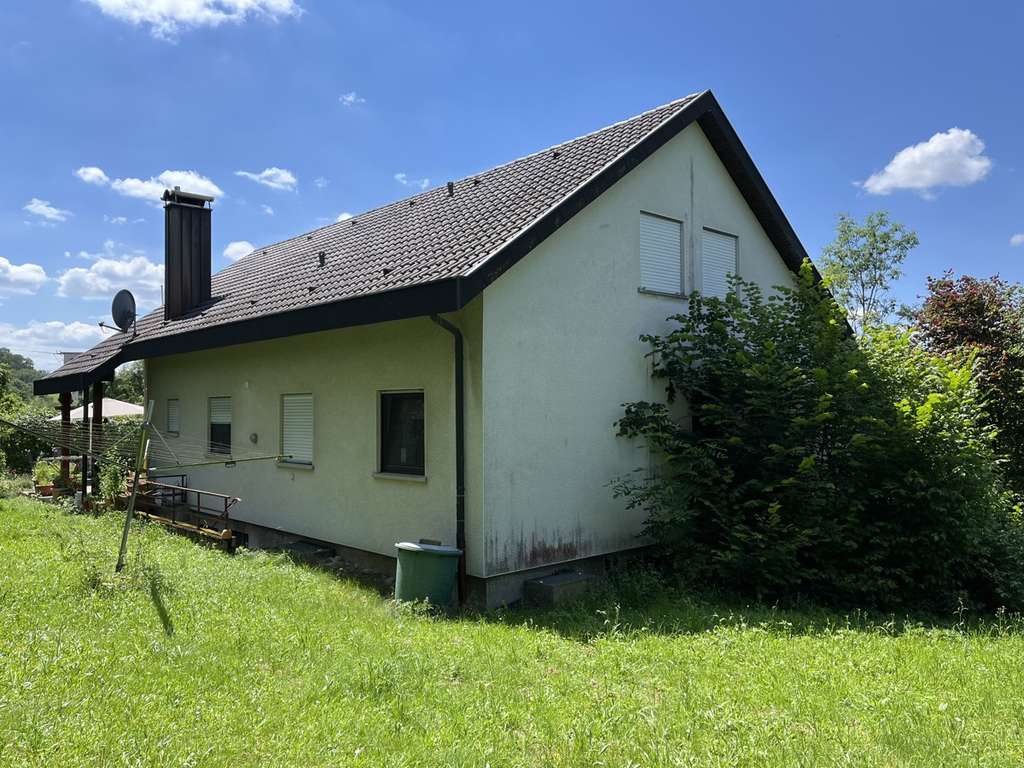 Immobilie in Ingelfingen - Großes Grundstück mit Gewerbeeinheit & Einfamilienhaus  - Ideal für Wohnen und Arbeiten vereint !! - Bild 1