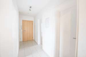 Helle und modern gestaltete 4-Zimmer-Dachgeschosswohnung in ruhiger Wohnlage – Auf dem Loh 15, 45289 Burgaltendorf, Essen – Vorschaubild 7